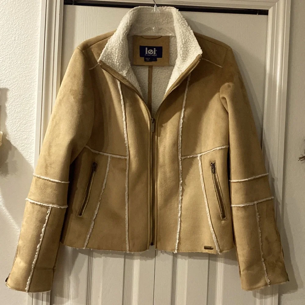 L.E.I. NWT Women’s jacket with zip pockets size L - Picture 2 of 7